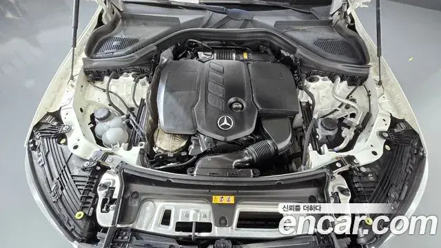 Mercedes-Benz GLC-Class 2023 — Photo 6/20