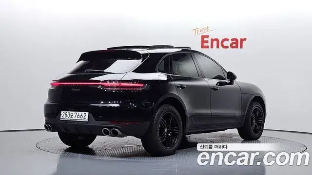 Porsche Macan 2019 — Photo 2/20