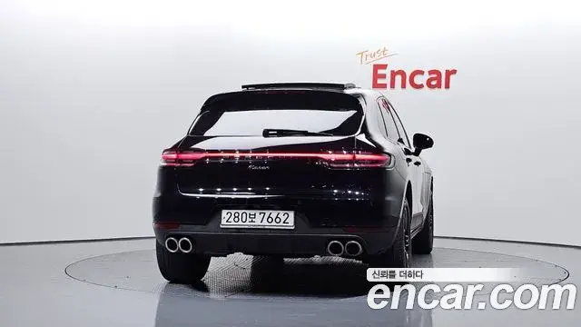 Porsche Macan 2019 — Photo 4/20