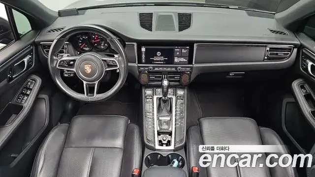 Porsche Macan 2019 — Photo 7/20