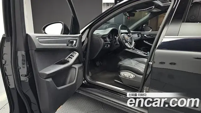 Porsche Macan 2019 — Photo 10/20