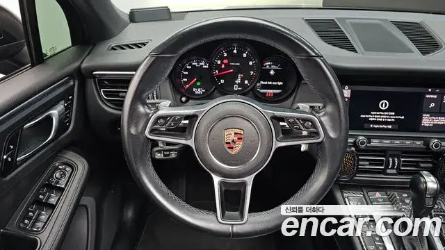 Porsche Macan 2019 — Photo 13/20