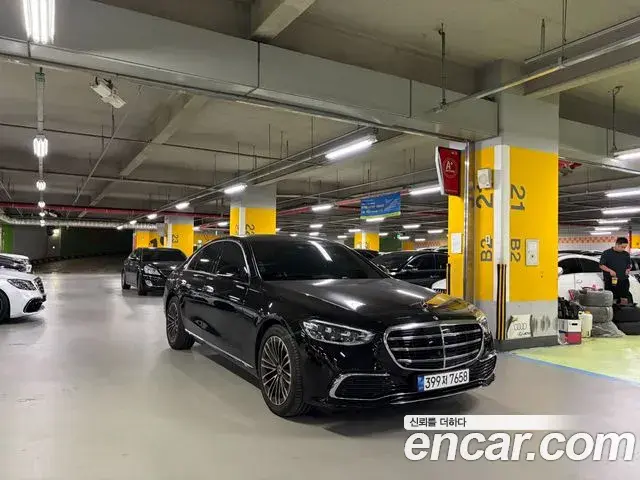 Mercedes-Benz S-Class 2023 — Фото 2/20