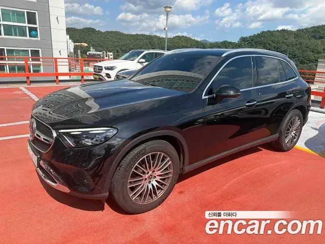 Mercedes-Benz GLC-Class 2026 — Photo 1/4