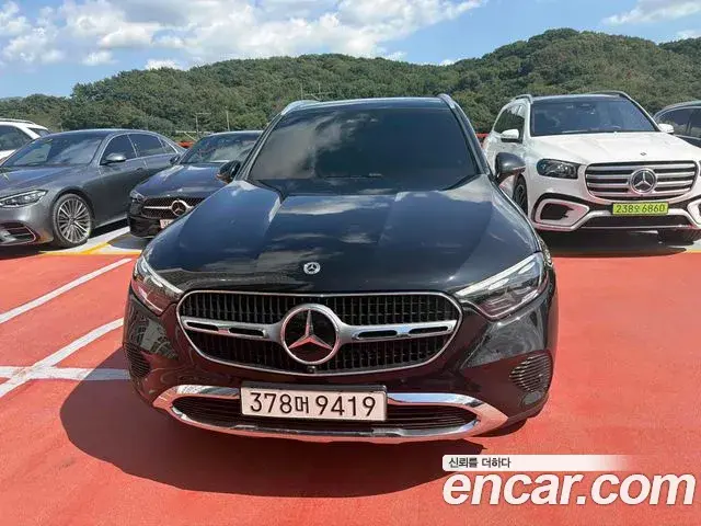 Mercedes-Benz GLC-Class 2026 — Photo 2/4
