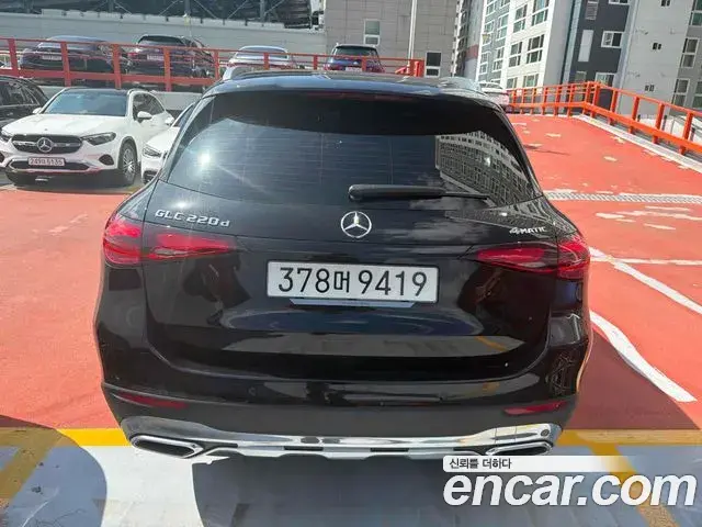 Mercedes-Benz GLC-Class 2026 — Photo 3/4