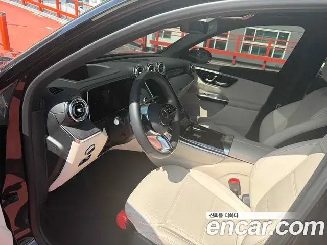 Mercedes-Benz GLC-Class 2026 — Photo 4/4