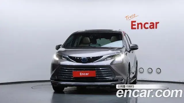 Toyota Sienna 2023 — Photo 3/20