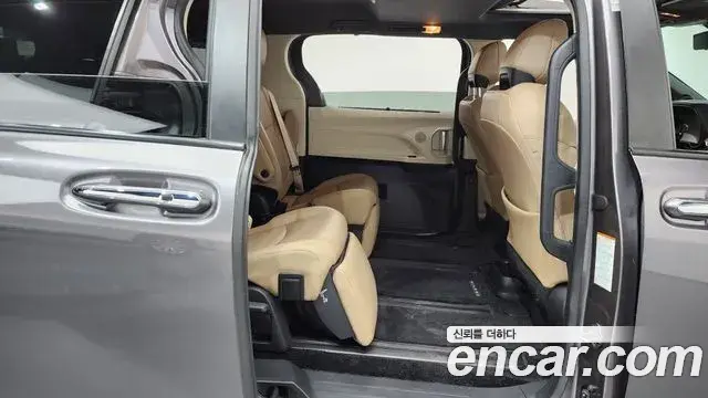 Toyota Sienna 2023 — Photo 11/20