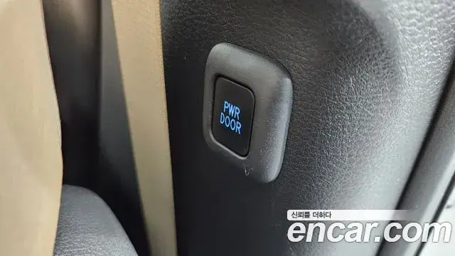 Toyota Sienna 2023 — Photo 18/20