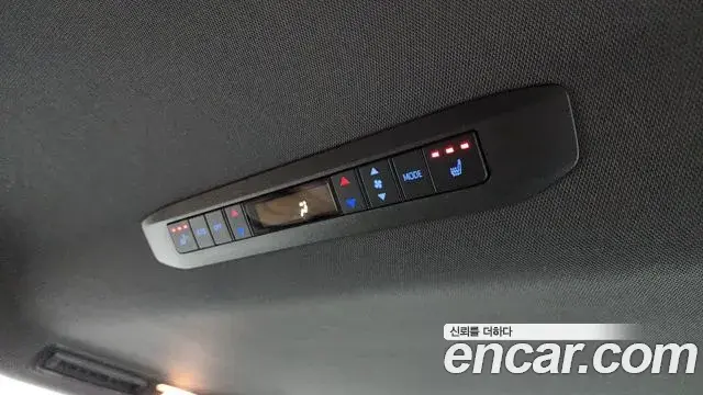Toyota Sienna 2023 — Photo 19/20