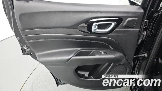 Jeep Compass 2022 — Photo 36/37