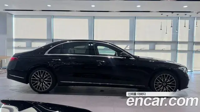 Mercedes-Benz S-Class 2025 — Фото 4/19