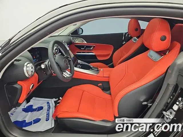 Mercedes-Benz AMG GT 2025 — Фото 11/19
