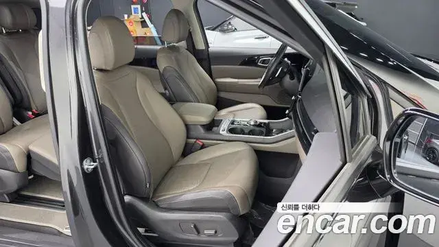 Kia Carnival 2024 — Photo 9/20