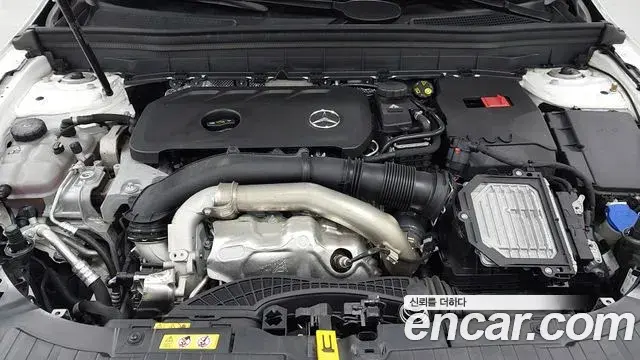 Mercedes-Benz GLB-Class 2024 — Photo 5/17