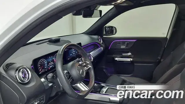 Mercedes-Benz GLB-Class 2024 — Photo 13/17