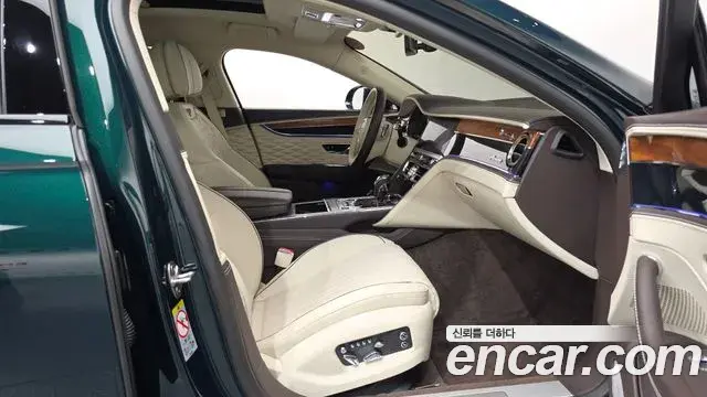Bentley Flying Spur 2023 — Photo 8/39