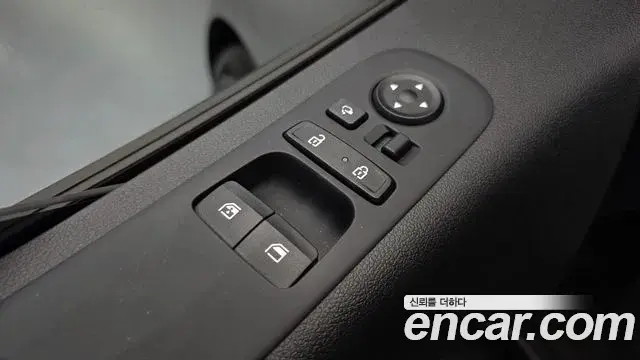 Hyundai Staria 2024 — Фото 13/20