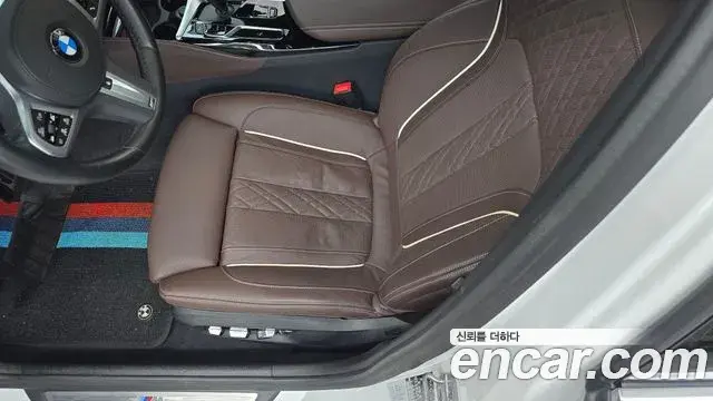 BMW 5 Series 2022 — Photo 19/20
