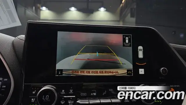 Toyota Highlander 2023 — Photo 29/33