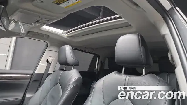 Toyota Highlander 2023 — Photo 6/33