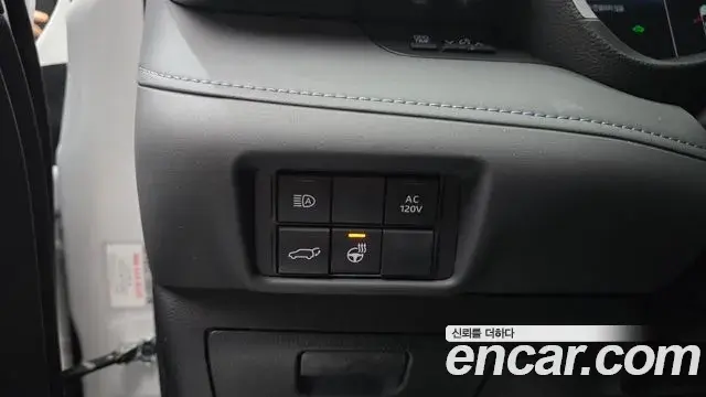 Toyota Highlander 2023 — Photo 7/33
