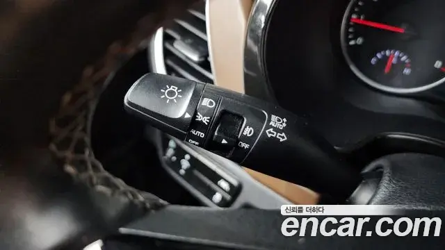 Kia Seltos 2020 — ფოტო 18/34