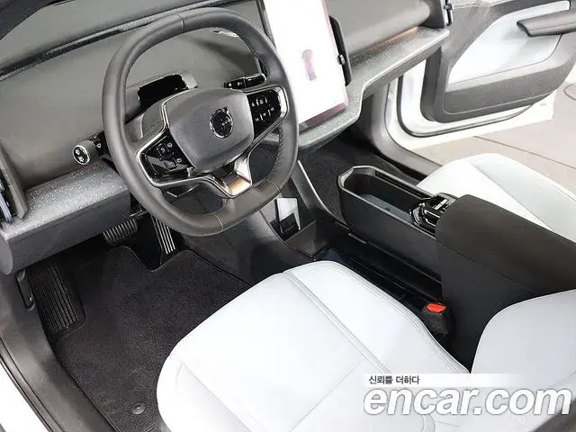 Volvo EX30 2025 — ფოტო 15/19
