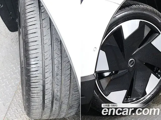 Volvo EX30 2025 — ფოტო 7/19