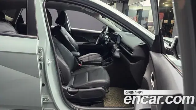 Hyundai Kona 2023 — Фото 11/20