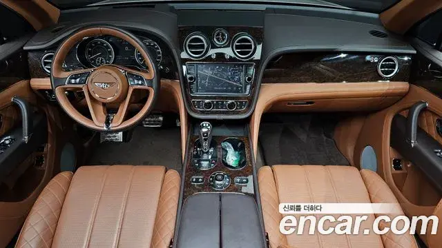 Bentley Bentayga 2018 — Şəkil 21/41