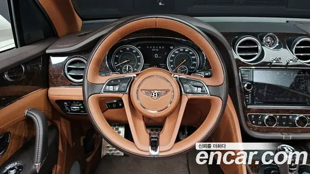 Bentley Bentayga 2018 — Şəkil 4/41