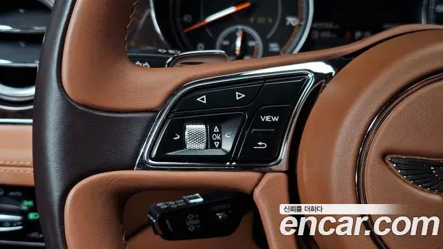 Bentley Bentayga 2018 — Şəkil 37/41