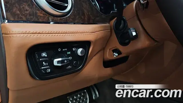 Bentley Bentayga 2018 — Şəkil 8/41