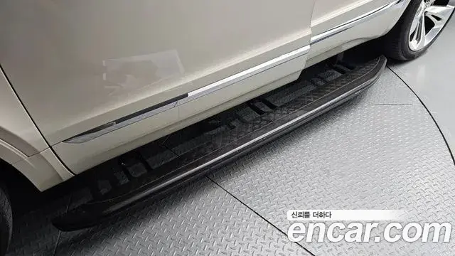 Bentley Bentayga 2018 — Şəkil 27/41