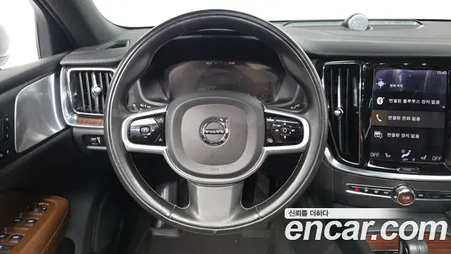 Volvo V60 Cross Country 2021 — Фото 13/20