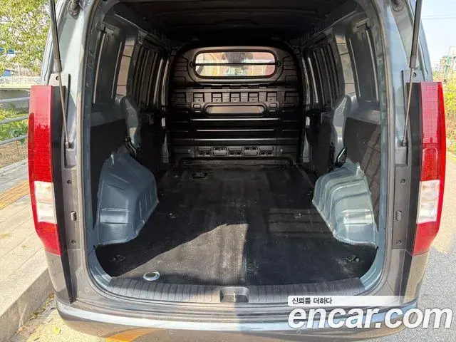 Hyundai Staria 2024 — Фото 10/16