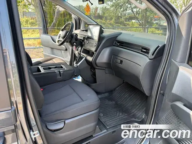 Hyundai Staria 2024 — Фото 6/16