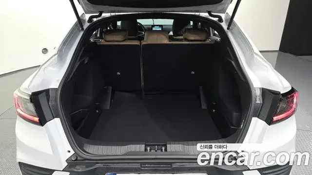 Renault Samsung Arkana 2025 — ფოტო 13/20