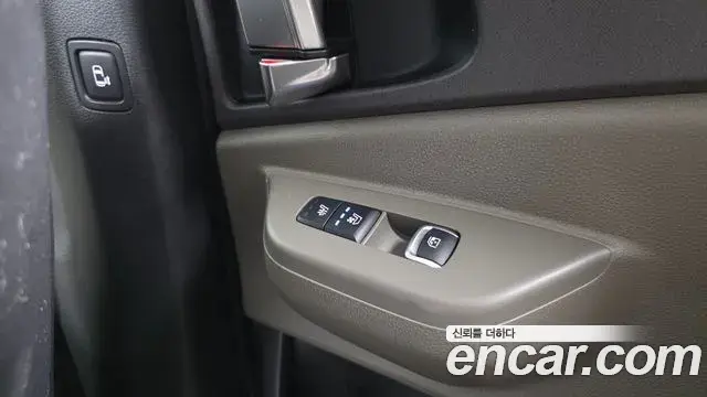 Kia Carnival 2024 — Photo 19/20