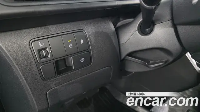 Hyundai Staria 2025 — Photo 15/20