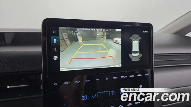 Hyundai Staria 2025 — Photo 17/20