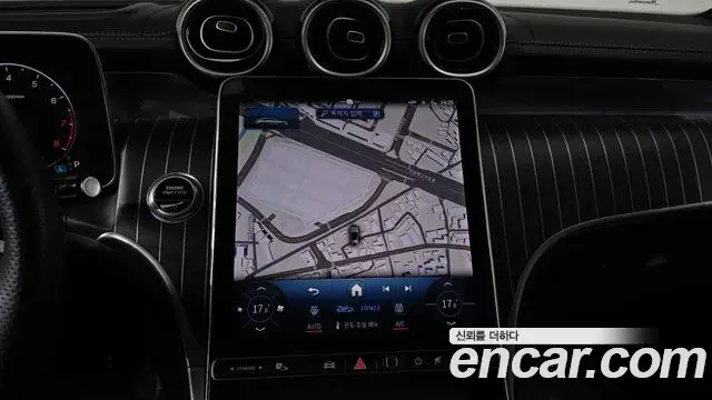 Mercedes-Benz GLC-Class 2024 — Photo 12/20