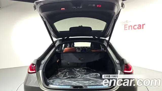 Mercedes-Benz GLC-Class 2024 — Photo 18/20