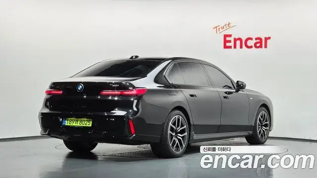 BMW 7 Series 2025 — Photo 2/20