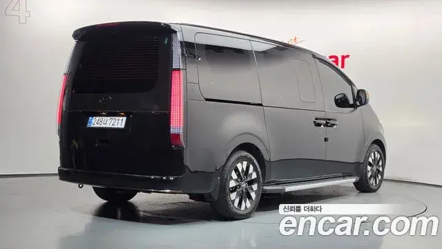 Hyundai Staria 2024 — Photo 2/20