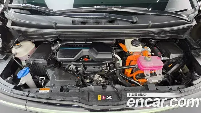 Hyundai Staria 2024 — Photo 6/20