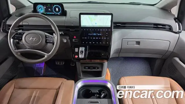 Hyundai Staria 2024 — Photo 7/20