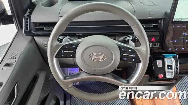 Hyundai Staria 2024 — Photo 13/20
